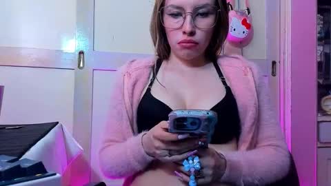 Snapshot of lucy_s3x chatting on 11/12/25, 05:30 Lulu online show from 11/12/25, 05:30