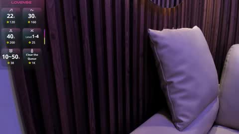 Snapshot of lucy_smith7 chatting on 11/28/25, 05:37 Sofia online show from 11/28/25, 05:37