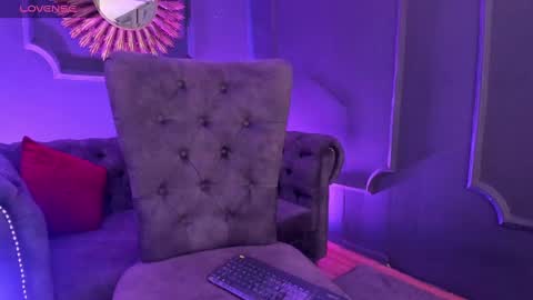 Lucy  online show from 01/11/25, 09:04