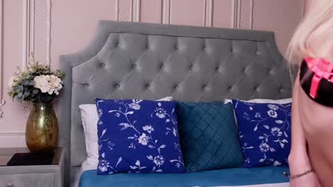 Snapshot of lucyaddison chatting on 01/18/25, 03:31 LucyAddison online show from 01/18/25, 03:31