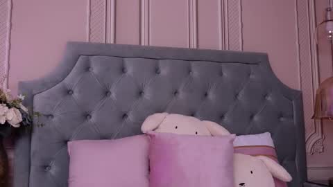 Snapshot of lucyaddison chatting on 03/19/26, 04:38 LucyAddison online show from 03/19/26, 04:38