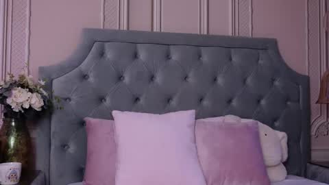LucyAddison online show from 05/24/26, 01:43