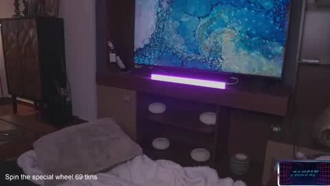 Lucy Alien  online show from 12/20/24, 12:41