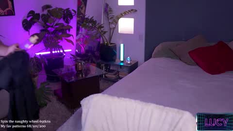 Lucy Alien  online show from 09/26/25, 07:29