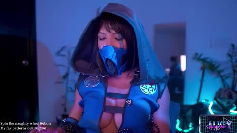 Lucy Alien  online show from 10/28/25, 07:27