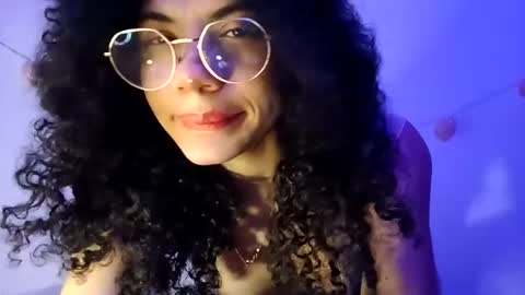 Snapshot of lucybellea chatting on 03/18/26, 06:05 Lucia online show from 03/18/26, 06:05