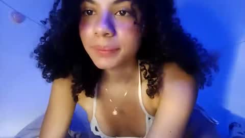 Snapshot of lucybellea chatting on 04/16/26, 04:24 Lucia online show from 04/16/26, 04:24
