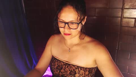 Snapshot of lucybluee chatting on 12/03/25, 03:25 Lucy Blue online show from 12/03/25, 03:25