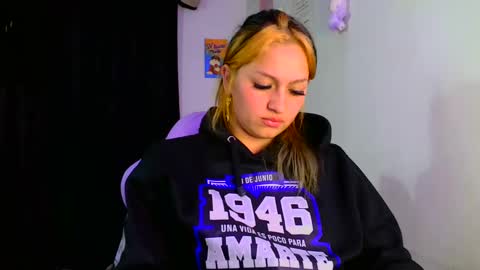 Snapshot of lucycherry__ chatting on 12/31/24, 06:05 LUCIA  online show from 12/31/24, 06:05