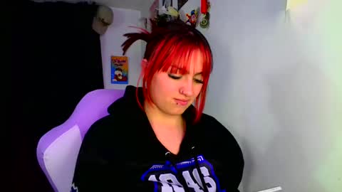 Snapshot of lucycherry__ chatting on 02/21/25, 05:02 LUCIA  online show from 02/21/25, 05:02