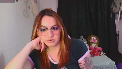 Snapshot of lucycherry__ chatting on 09/24/25, 03:21 LUCIA  online show from 09/24/25, 03:21