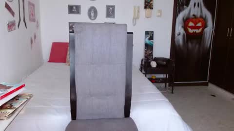 Snapshot of lucyferna chatting on 10/07/25, 12:57 Lucya Fernanda  online show from 10/07/25, 12:57