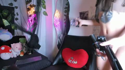 Snapshot of lucyjade2 chatting on 05/25/26, 08:15 lucyjade2 online show from 05/25/26, 08:15