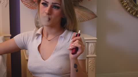 Lucy Lexton online show from 12/23/24, 06:22