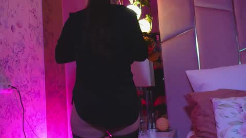 Snapshot of lucylexton chatting on 03/17/26, 08:12 Lucy Lexton online show from 03/17/26, 08:12