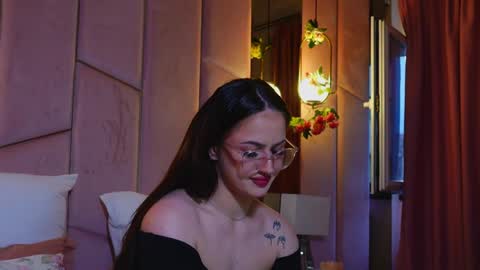 Snapshot of lucylexton chatting on 03/30/26, 04:35 Lucy Lexton online show from 03/30/26, 04:35