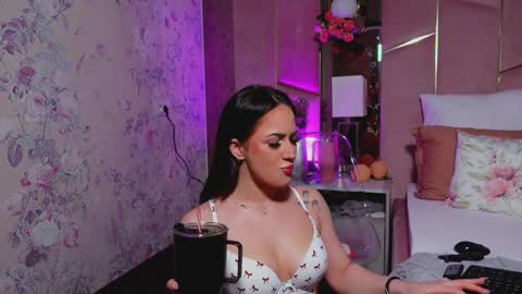 Snapshot of lucylexton chatting on 04/04/26, 03:27 Lucy Lexton online show from 04/04/26, 03:27