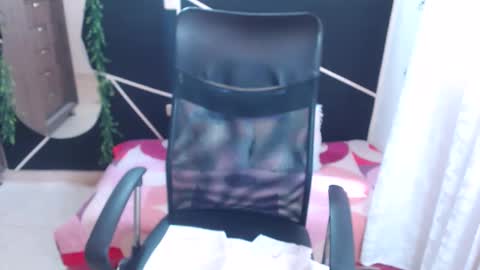 Snapshot of lucyli_ chatting on 02/09/25, 04:18 LUCY online show from 02/09/25, 04:18