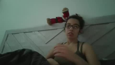 Snapshot of lucylitt25 chatting on 04/20/26, 01:36 lucylitt25 online show from 04/20/26, 01:36