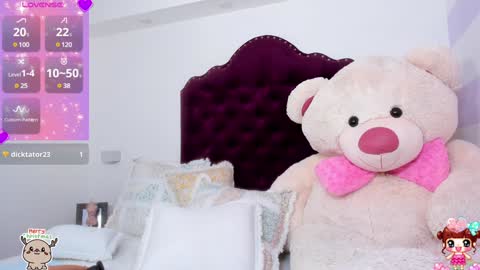 Instagramlucyluy10 online show from 12/12/24, 08:03