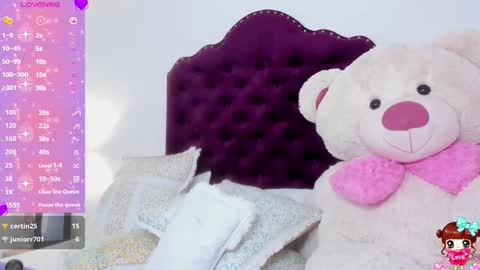 Instagramlucyluy10 online show from 12/22/24, 08:38