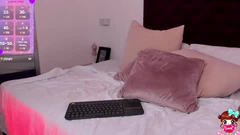 Instagramlucyluy10 online show from 02/12/25, 08:49