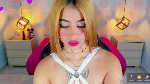 Snapshot of lucymars1 chatting on 10/21/25, 12:39 L U C Y  online show from 10/21/25, 12:39