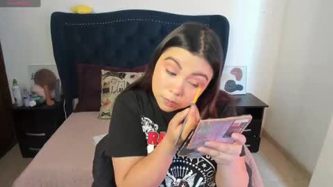 Lucy Petit online show from 09/26/25, 01:15