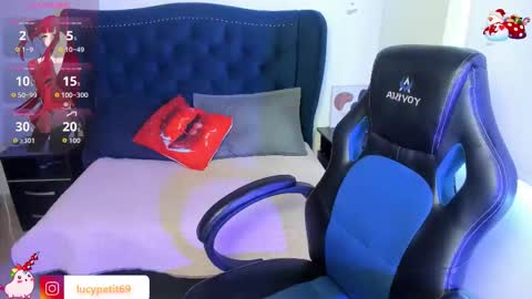 Lucy Petit online show from 11/24/25, 03:45