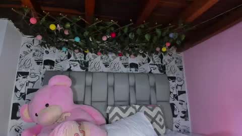 Snapshot of lucyrosse_ chatting on 05/11/26, 02:45 Lucy online show from 05/11/26, 02:45