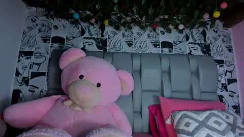 Snapshot of lucyrosse_ chatting on 07/24/26, 11:19 Lucy online show from 07/24/26, 11:19