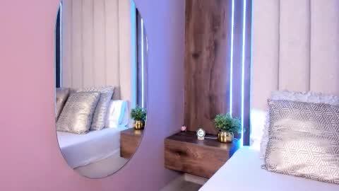 Snapshot of lucysalvatore chatting on 11/11/25, 01:00 Lucy online show from 11/11/25, 01:00