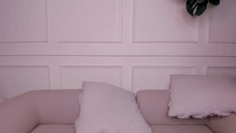 Snapshot of lucysalvatore chatting on 11/16/25, 03:56 Lucy online show from 11/16/25, 03:56