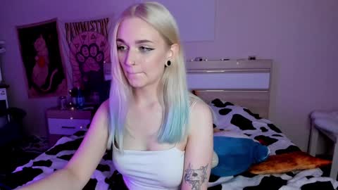 Lucy online show from 03/12/25, 01:58