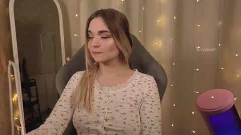 Lucy online show from 03/11/26, 06:47