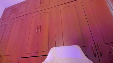 Snapshot of lucyshen_ chatting on 06/19/26, 05:56 luciana online show from 06/19/26, 05:56