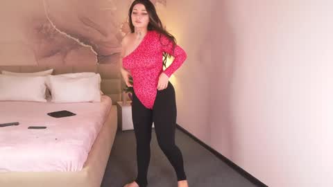 Snapshot of lucyvee chatting on 12/11/24, 05:43 lucyvee online show from 12/11/24, 05:43