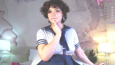 Snapshot of lucyvee chatting on 12/20/24, 04:31 lucyvee online show from 12/20/24, 04:31