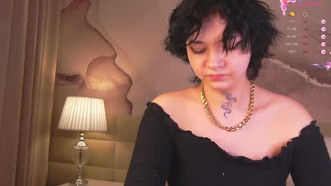 Snapshot of lucyvee chatting on 12/29/24, 04:59 lucyvee online show from 12/29/24, 04:59