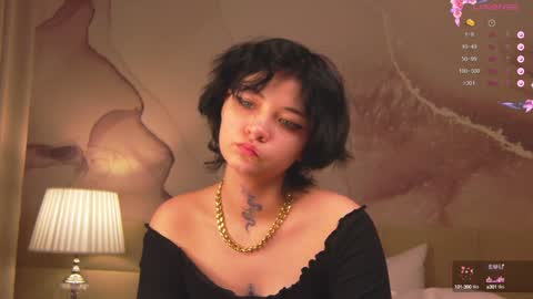 Snapshot of lucyvee chatting on 12/29/24, 08:22 lucyvee online show from 12/29/24, 08:22