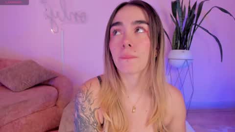 Snapshot of lucyvega4 chatting on 11/01/25, 04:36 Lucy online show from 11/01/25, 04:36