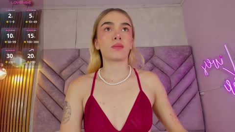 Snapshot of lucyvegaa1 chatting on 12/10/24, 11:32 Lucy Vega online show from 12/10/24, 11:32