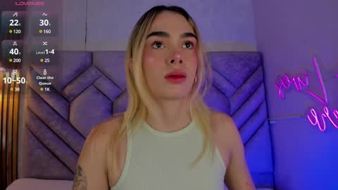 Snapshot of lucyvegaa1 chatting on 12/24/24, 11:06 Lucy Vega online show from 12/24/24, 11:06