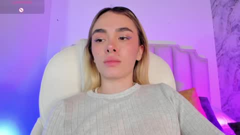 Snapshot of lucyvegaa1 chatting on 01/07/25, 10:22 Lucy Vega online show from 01/07/25, 10:22