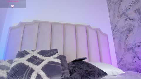 Snapshot of lucyvegaa1 chatting on 01/14/25, 04:15 Lucy Vega online show from 01/14/25, 04:15