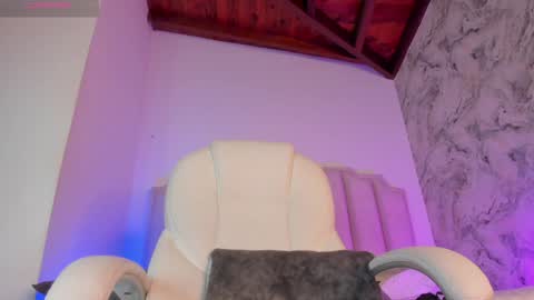 Snapshot of lucyvegaa1 chatting on 01/17/25, 08:13 Lucy Vega online show from 01/17/25, 08:13