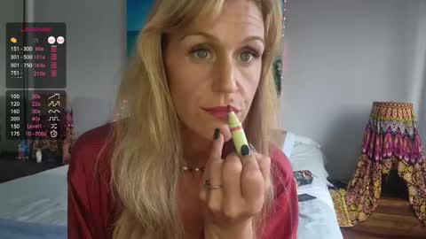 Lucy Vybes and Go-Gert online show from 12/19/25, 07:10