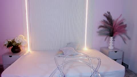 Lucy Wold online show from 06/16/26, 09:28