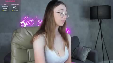 Snapshot of lucyy_green chatting on 07/25/26, 01:04 Lucy online show from 07/25/26, 01:04