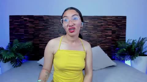 Lucy Liiu online show from 05/25/26, 09:21